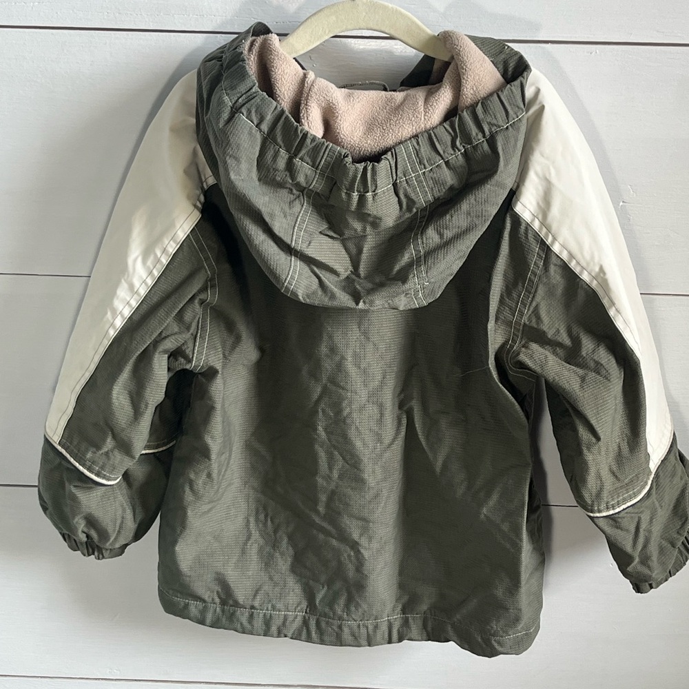 90's Kids Green and White BUM Hooded Jacket - Picture 3 of 4